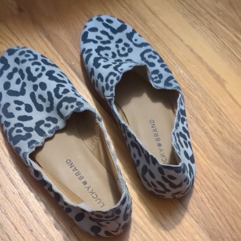 Lucky Brand Gray and Black Patterned Flats
